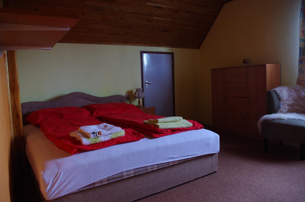 Horváth Kert Vendégház Zirc Exterior foto